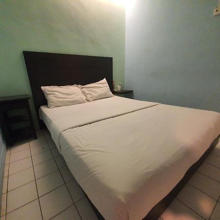 SPOT ON 89698 Budget Inn Hotel Kuala Lumpur Exterior foto